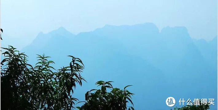 桂林以俊俏的山峰、瑰丽的岩洞、清澈的江河闻名于世